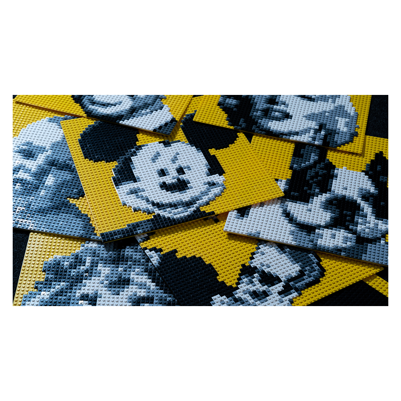 LEGO FRAME by Gustavo Sereno and Gee Magic