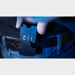 GRAVITY REEL HOLDER by Joao Miranda