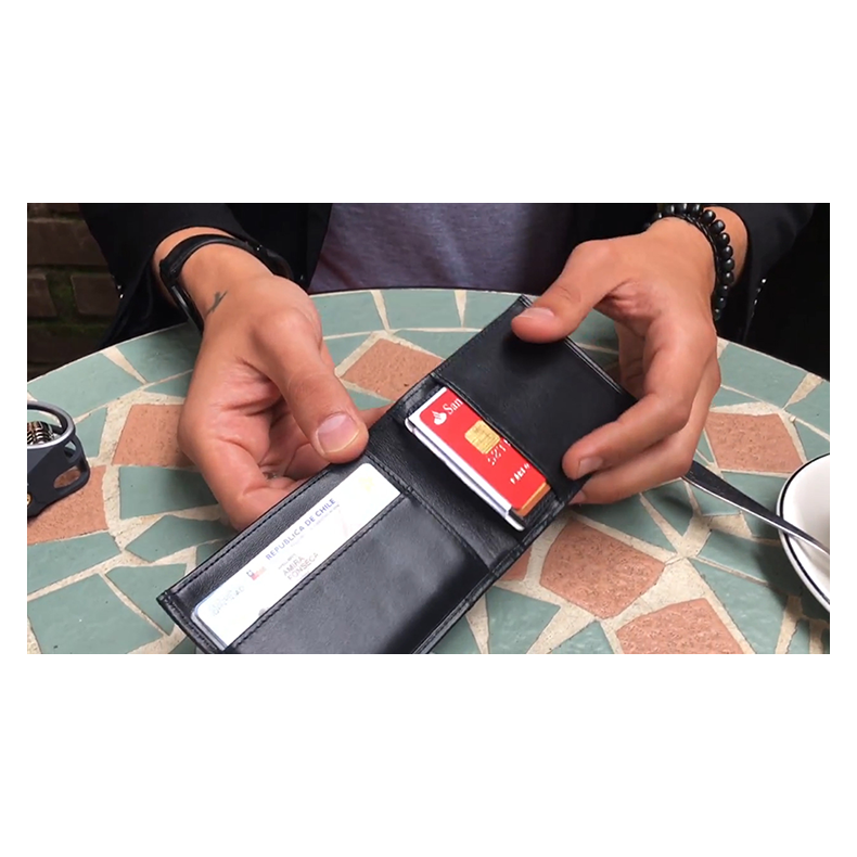 Minimal Wallet by Alan Wong &amp; Pablo Amira