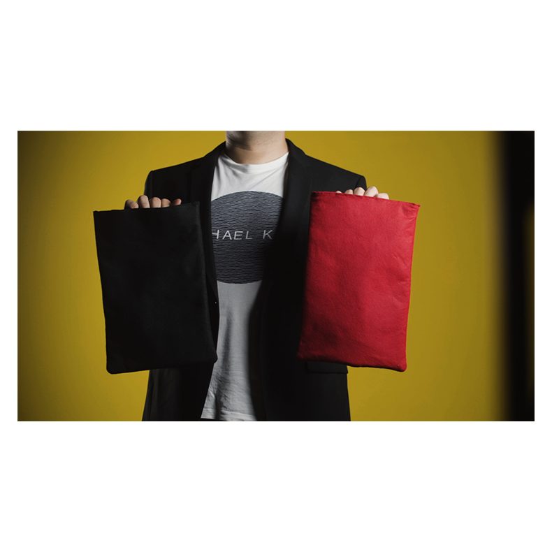 Invisibag by Joao Miranda and Rafael Baltresca