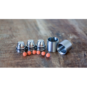  Micro Cups and balls by Leo Smetsers