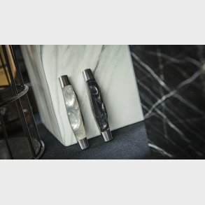 ARTISAN COLOR-CHANGING KNIVES BY TCC