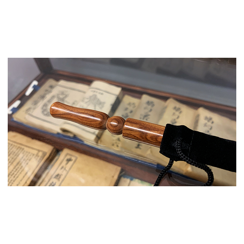 Wooden wand PRO (Bold Brown) by Harry He &amp; Bacon Magic