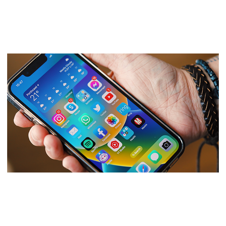 Maxim by Lloyd Barnes - Download