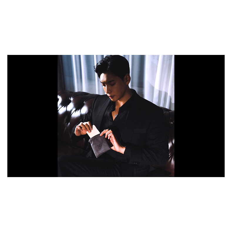 YU HO JIN 8 by Yu Ho Jin 