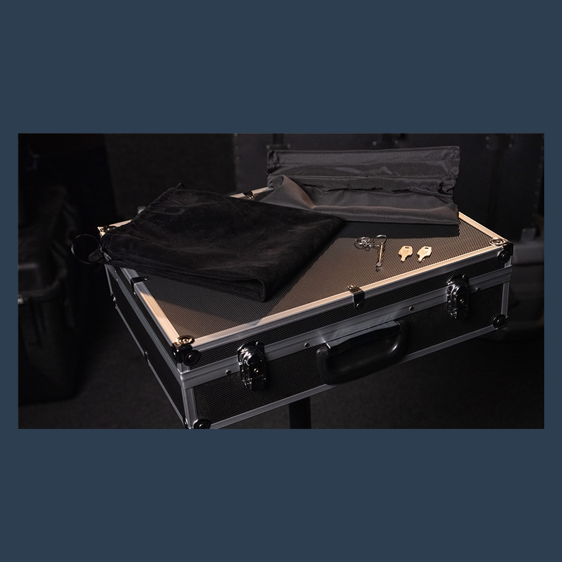 MAGICIANS BRIEFCASE TABLE by Murphy's Magic