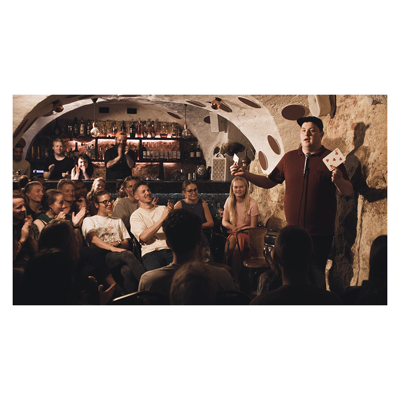 Mortenn's Jumbo Card Trick by Mortenn Christiansen