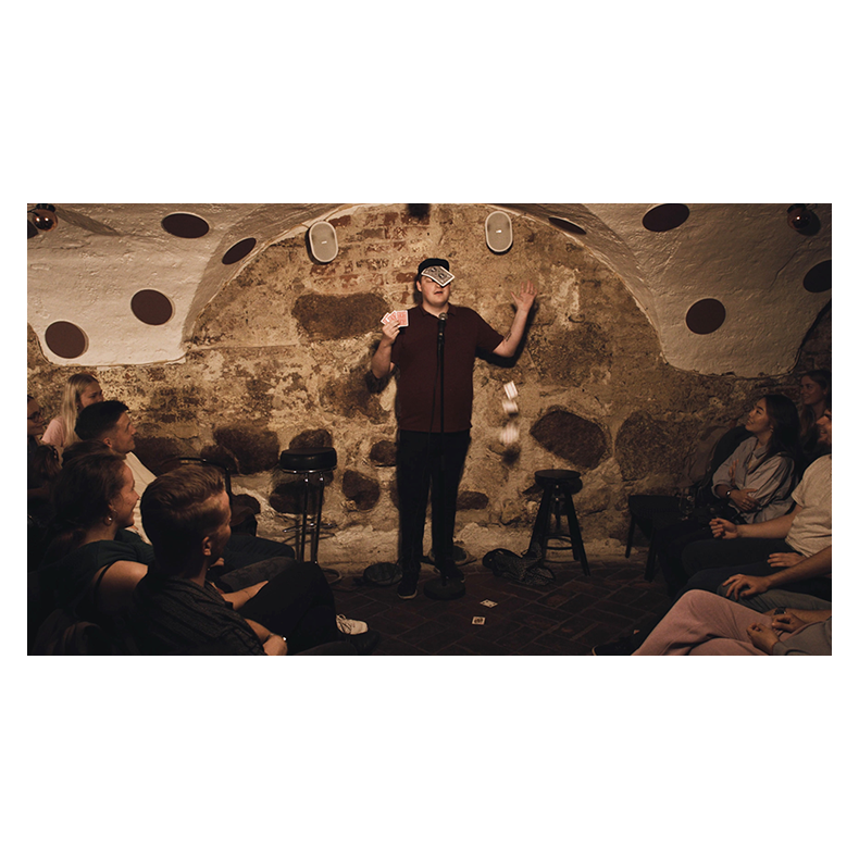 Mortenn's Jumbo Card Trick by Mortenn Christiansen