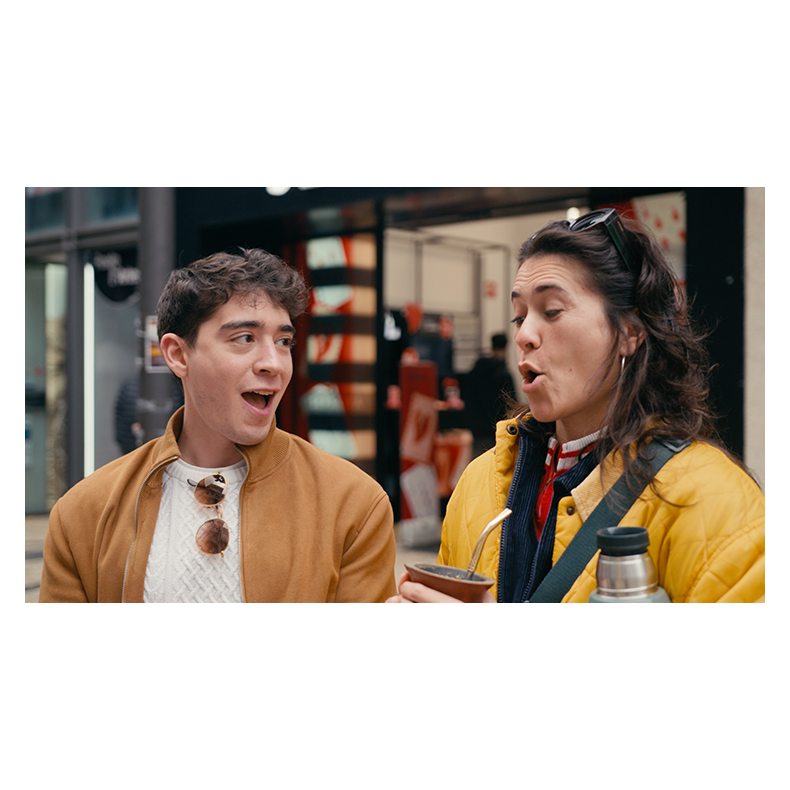 Leviosa Phone by Joo Miranda and Julio Montoro