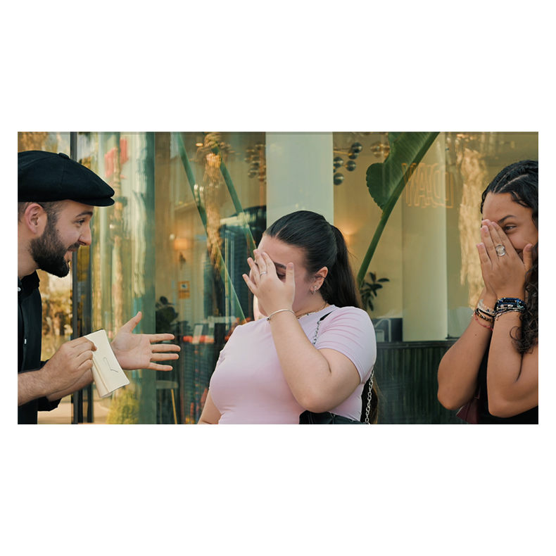 Cera by Gonzalo Albiana and Crazy Jokers