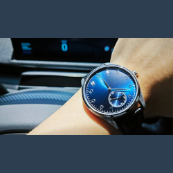 Watch (Bl�) by PITATA MAGIC