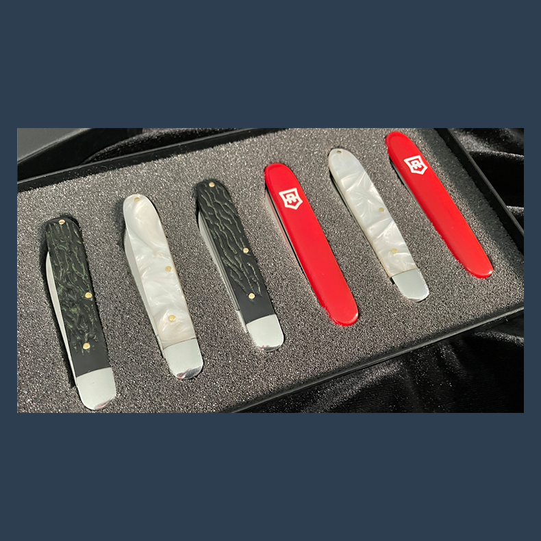 COLOR CHANGING KNIVES - David Regal