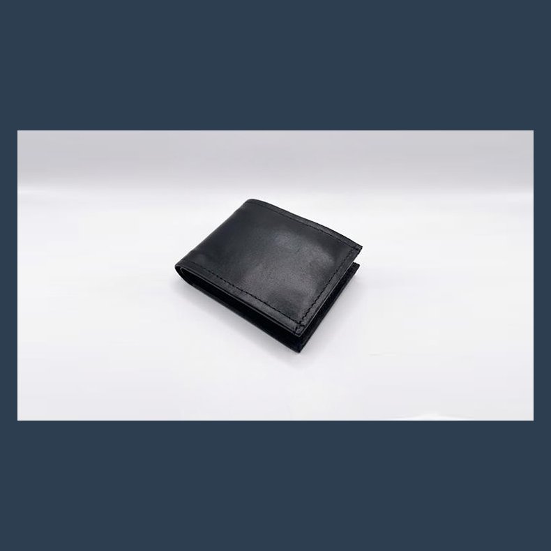 Bronzini's Wallet by Embajada M�gica